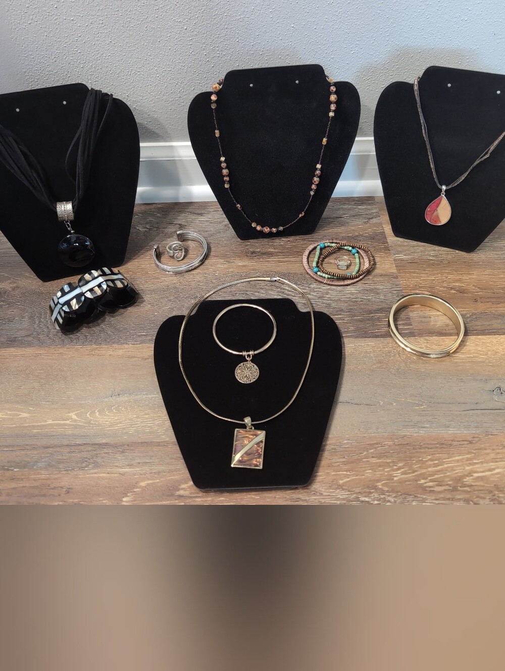Set of 12 Vintage & Costume Jewelry Necklaces/Rings/Bracelets